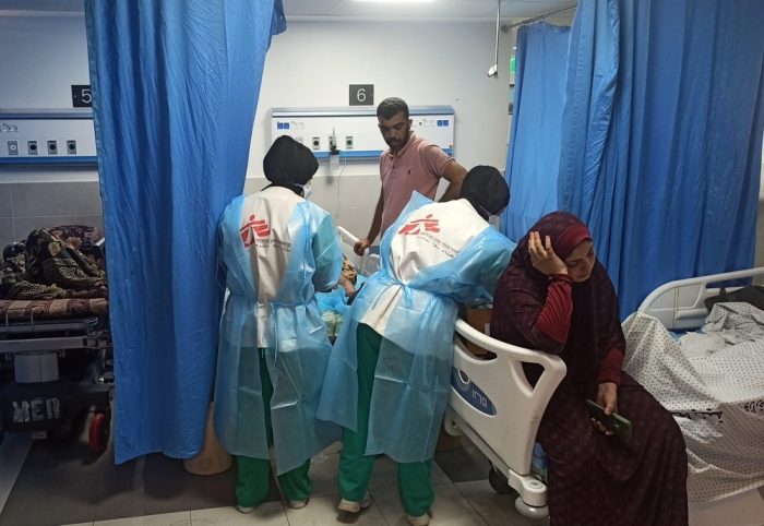 Pacientes atendidos por Médicos Sin Fronteras en el hospital Al Shifa, de Gaza.