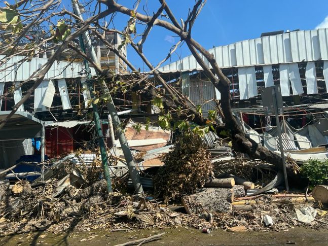 Destrucción del huracán Otis en Acapulco, México